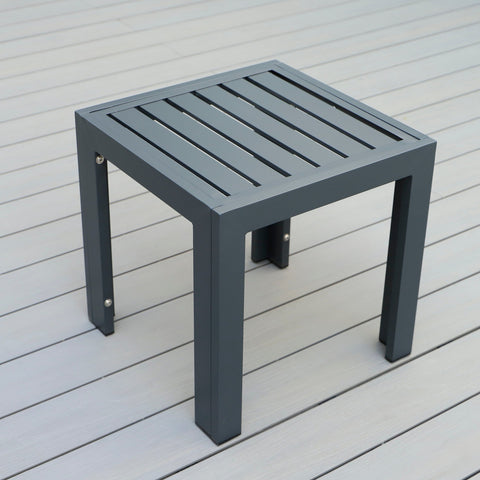 LeisureMod Chelsea Modern Aluminum Patio Side Table
