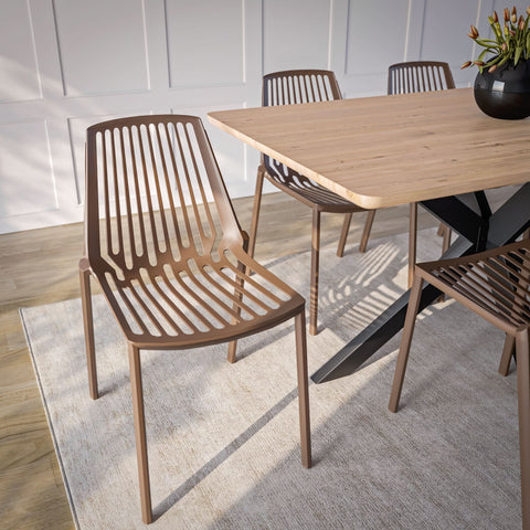 LeisureMod Acken Plastic Stackable Dining Chair