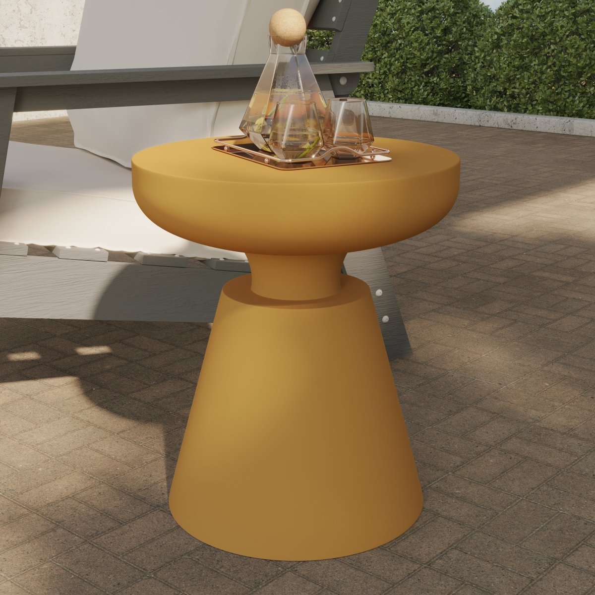 LeisureMod Side Table Isle Minimalist Side Table with Round Fiberstone Tabletop Accent Table and Pedestal Base